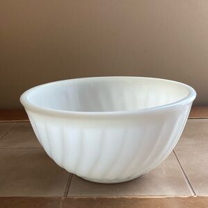 Vintage Fire King‎ bowl